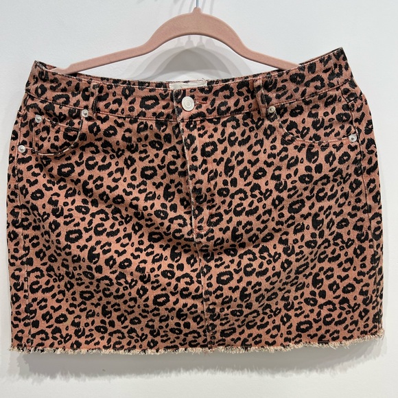 COTTON CANDY LA Leopard Mini Skirt - Picture 1 of 3
